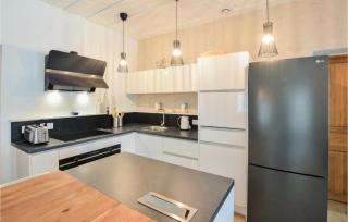 Awesome Home In Saint-Vaast-La-Hougue - Saint-Vaast-la-Hougue - 5
