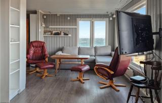 2 Bedroom Stunning Home In Rennesøy - 7