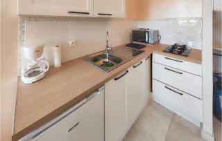 Gorgeous Apartment In Loupian - Loupian - 6
