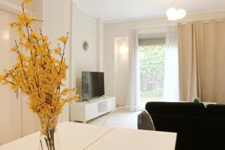 Modern 1BR Apartment in Palm Hills Near AUC New Cairo - 0