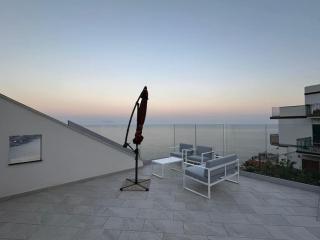 Chez Elena with shared terrace overlooking the sea - 9