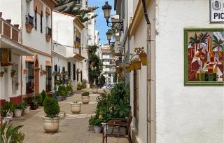 2 Bedroom Cozy Apartment In Sabinillas - 2