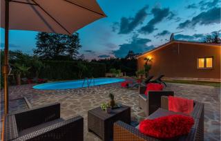Nice Home In Snasici With Jacuzzi - Mali Turini - 3