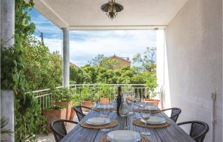 3 Bedroom Cozy Apartment In Makarska - Makarska - 8
