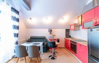 Stunning Apartment In Zarnowska - 8