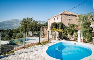 Amazing Apartment In Gruda With Jacuzzi - Gruda - 0