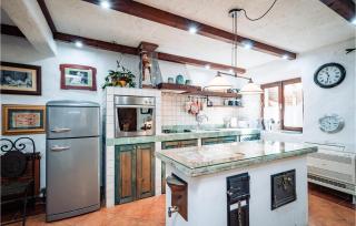 Amazing Apartment In Gruda With Jacuzzi - Gruda - 2