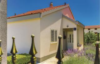 Two-Bedroom Holiday Home In Kastel Novi - Kaštela - 5