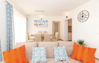 Two-Bedroom Holiday Home In Kastel Novi - 7