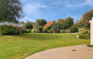 Pet Friendly Home In Omonville-La-Rogue - 4