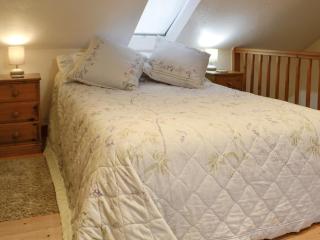 The Cow Shed - Llanfair-ar-y-bryn - 4