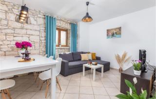 Two-Bedroom Holiday Home In Svetvincenat - Svetvinčenat - 8