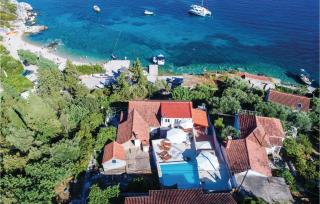 Six-Bedroom Holiday Home In Sipan - Suđurađ - 1