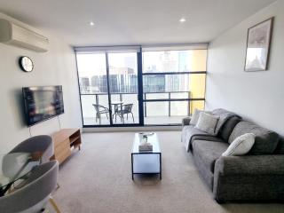 City Retreat with Amazing Views and free Parking - 2