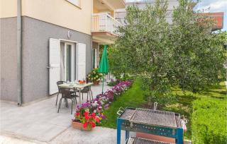 One-Bedroom Apartment In Podstrana - Podstrana - 9