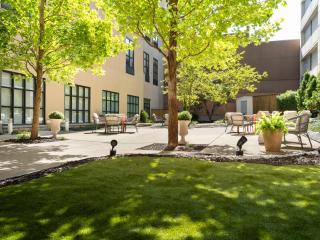Hilton Garden Inn Bloomington - Bloomington - 4