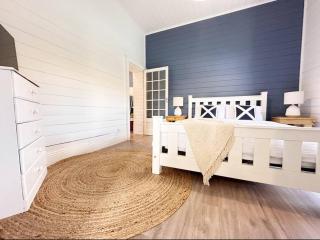 Byron Soul - Waterfront 3BR w Deck Views - - 8