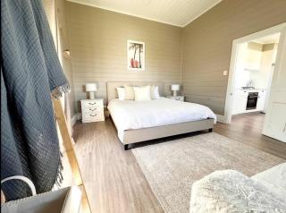 Byron Soul - Waterfront 3BR w Deck Views - - 6