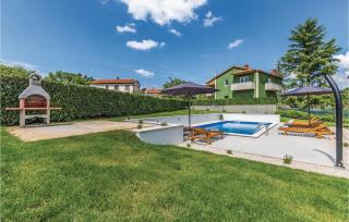 Four-Bedroom Holiday Home In Pazin - 4