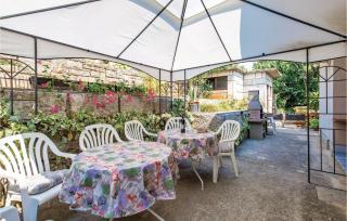 Awesome Apartment In Lovran With Wifi - 9