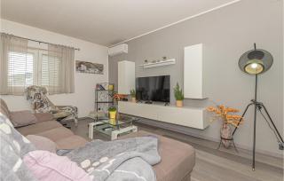Gorgeous Apartment In Sibenik - Šibenik - 7