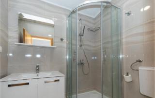 2 Bedroom Awesome Home In Peracko Blato - 4