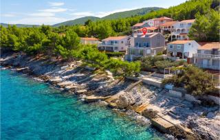 Awesome Home In Prigradica With Jacuzzi - Prigradica - 8
