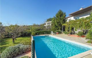 4 Bedroom Nice Home In Tugare - Tugare - 4