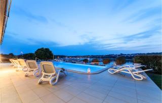 Gorgeous Apartment In Banjole - Banjole - 9