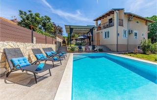 Amazing House With Pool - 9