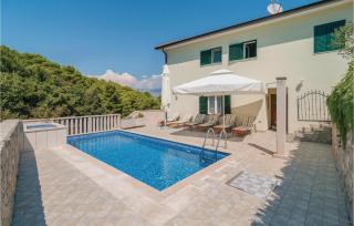 Amazing Home In Supetar - Supetar - 5