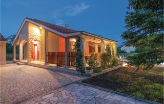 3 Bedroom Beautiful Home In Krnica - 1