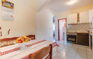 2 Bedroom Nice Apartment In Mali Losinj - Mali Lošinj - 8