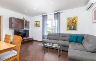 2 Bedroom Nice Home In Pula - Pula - 8