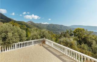 Awesome Home In Herceg Novi With Wifi - Herceg Novi - 2