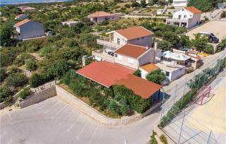 1 Bedroom Amazing Apartment In Kolan - Kolan - 3