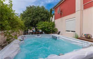 Lovely Home In Vodice With Jacuzzi - Vodice - 9