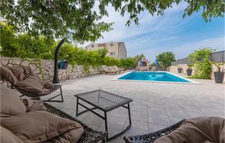 Lovely Home In Vodice With Jacuzzi - Vodice - 4