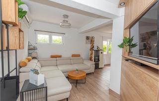 Lovely Home In Vodice With Jacuzzi - Vodice - 7