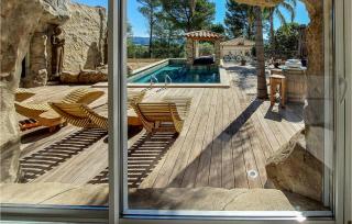 Awesome Home In Cuers - 2