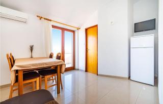 2 Bedroom Amazing Apartment In Nevidane - Neviđane - 5