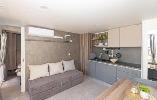 2 Bedroom Gorgeous Home In Brodarica - Brodarica - 8