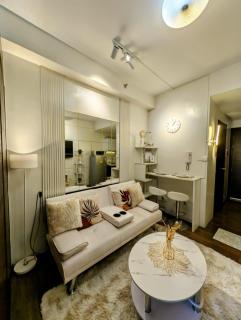 Sun and Moon cozywhite Air Residences Makati - 8