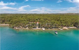 Six-Bedroom Holiday Home In Sibenik - Šibenik - 0