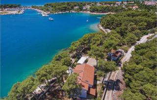 Six-Bedroom Holiday Home In Sibenik - Šibenik - 3