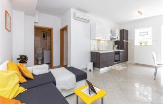 Beautiful Apartment In Jadranovo - Jadranovo - 8