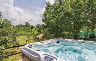 Nice Home In Basici With Jacuzzi - Bašići - 9