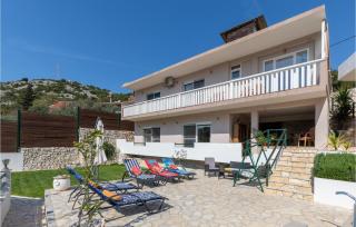 Two-Bedroom Holiday Home In Ploce - Ploče - 3