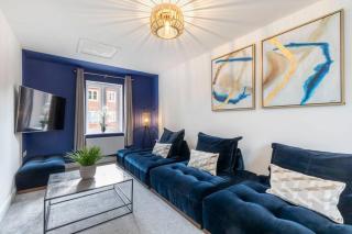 Stunning 5-Bedroom 4-Bath Home with Parking - - 9