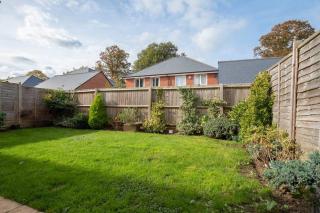 Stunning 5-Bedroom 4-Bath Home with Parking - - 4